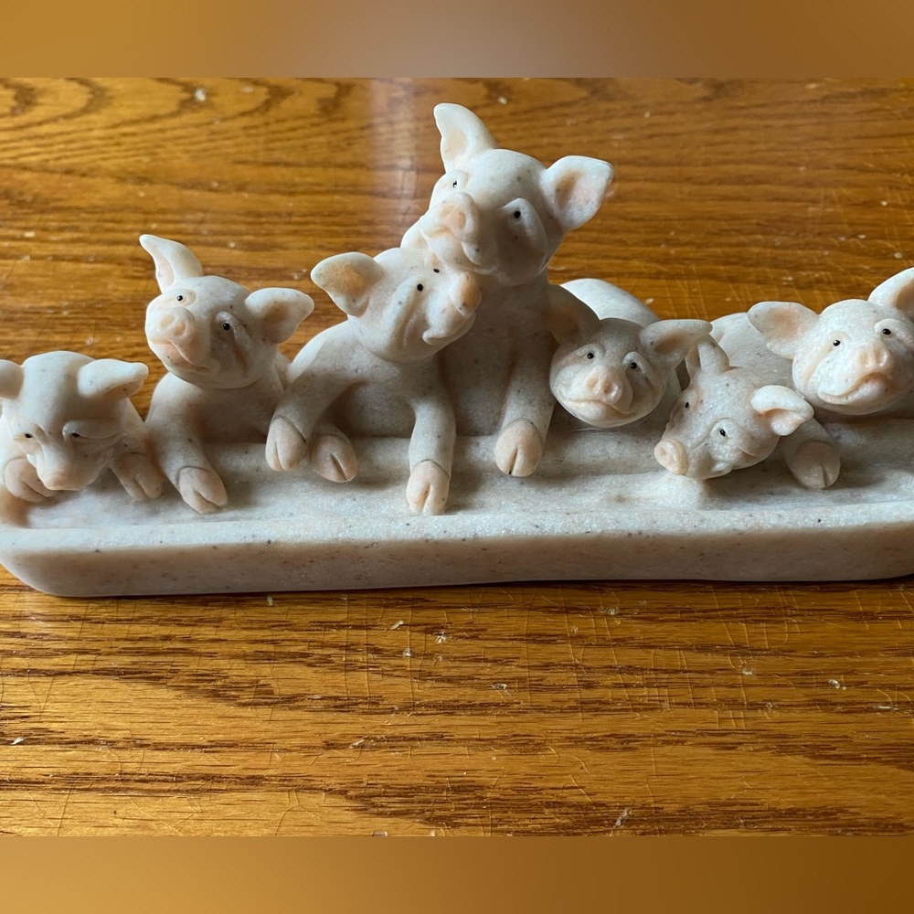 2000 Quarry Critters, Second NatureDesigns “Piggin Out” Stone Figurine 8…